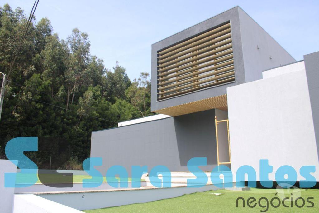 Apartamentos a venda Vila Nova de Gaia - Fotos para Moradia T3+1 Isolada Nova com Piscina junto N1- Gaia (SS0637)