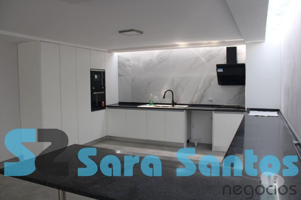 Apartamentos a venda Vila Nova de Gaia - Fotos para Moradia T3+1 Isolada Nova com Piscina junto N1- Gaia (SS0637)