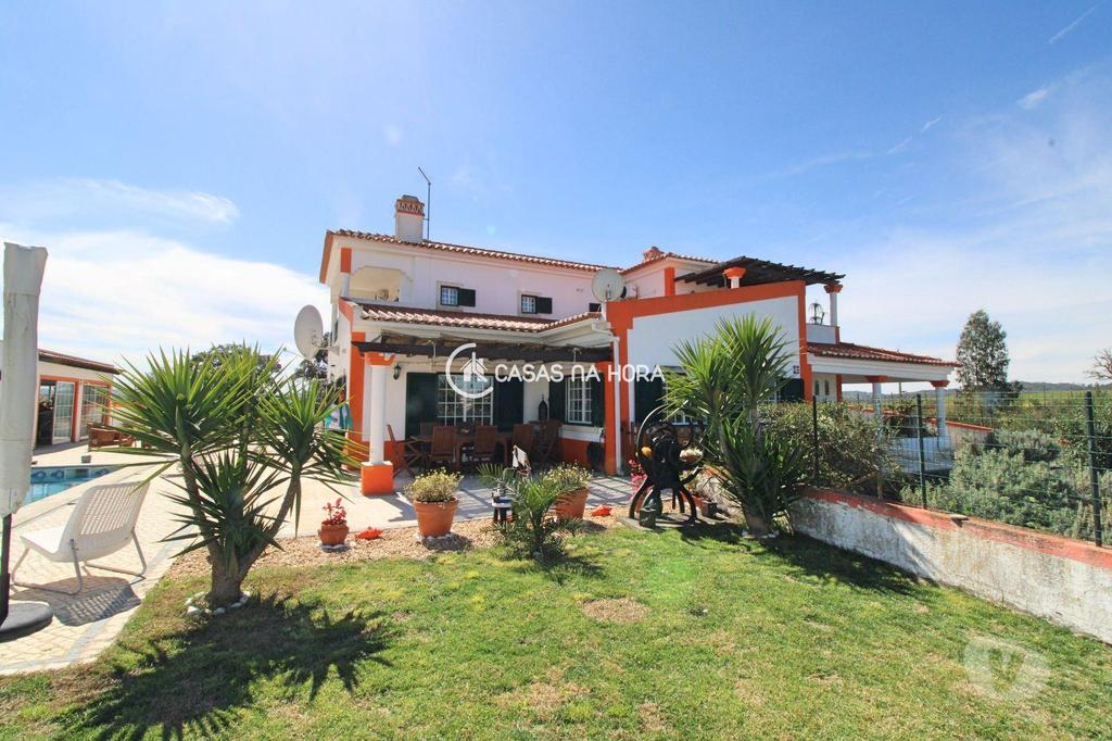 Apartamentos a venda Ourique - Fotos para Moradia isolada com piscina, amplo jardim e vistas sobre o campo
