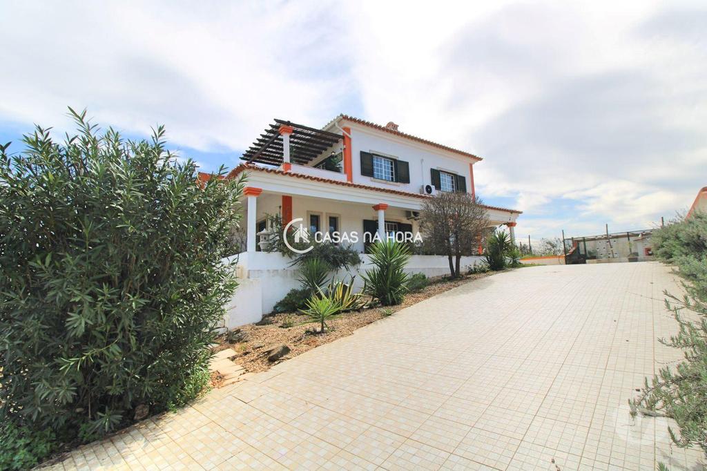 Apartamentos a venda Ourique - Fotos para Moradia isolada com piscina, amplo jardim e vistas sobre o campo