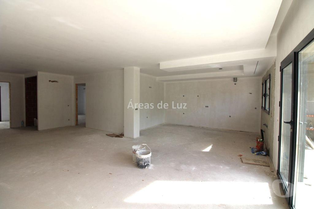 Apartamentos a venda Leiria - Fotos para Leiria-Moradia Nova T4+2 - Pousos (3489B 24)