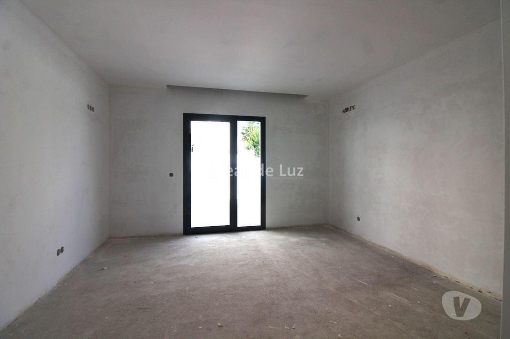 Apartamentos a venda Leiria - Fotos para Leiria-Moradia Nova T4+2 - Pousos (3489B 24)