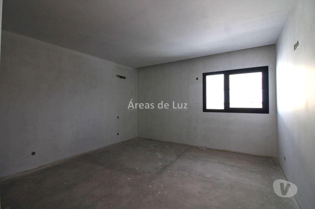 Apartamentos a venda Leiria - Fotos para Leiria-Moradia Nova T4+2 - Pousos (3489B 24)