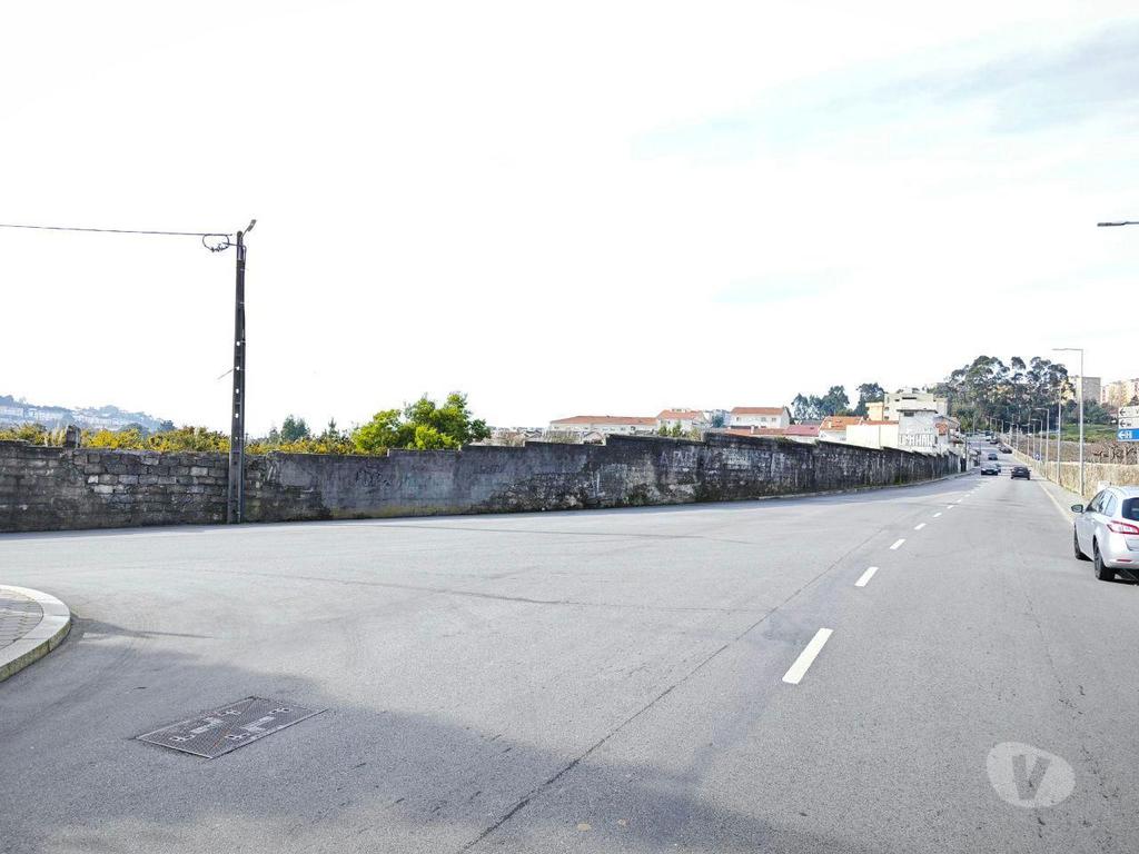 Comprar Loja Vila Nova de Gaia - Fotos para Terreno c 2 frentes - Para construção - Com 8.487m2 - Ao...