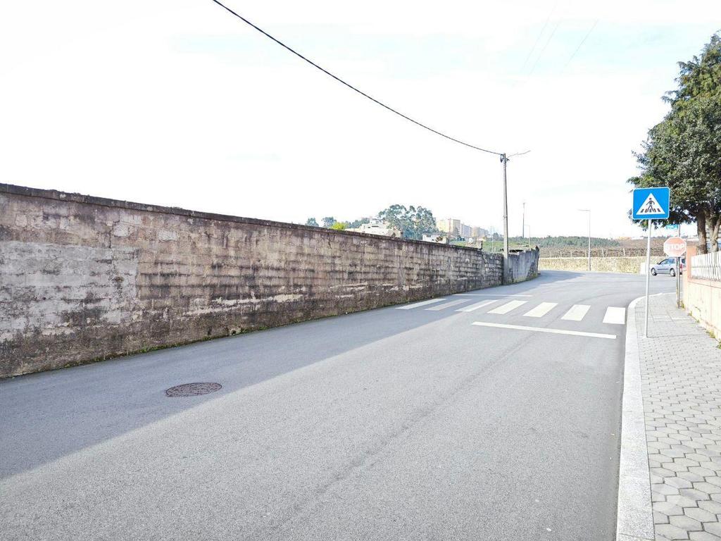 Comprar Loja Vila Nova de Gaia - Fotos para Terreno c 2 frentes - Para construção - Com 8.487m2 - Ao...