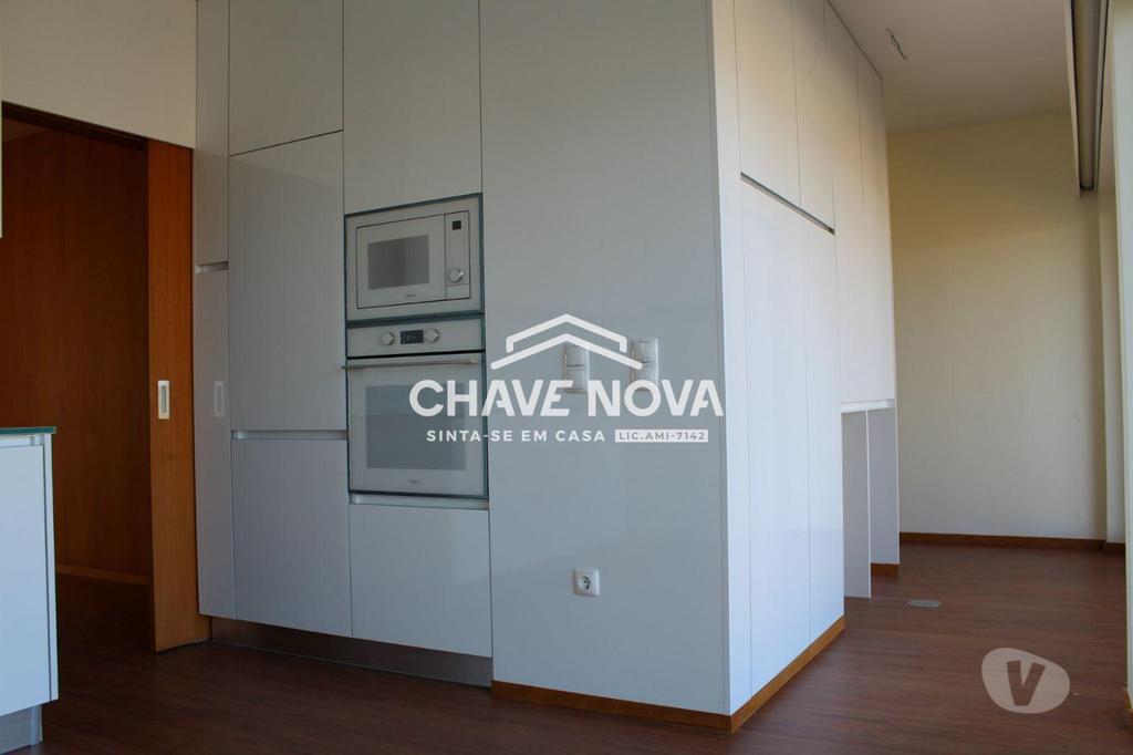 Apartamentos a venda Vila Nova de Gaia - Fotos para Moradia T4 em Pedroso em fase final de acabamentos. (GRJ 00113)