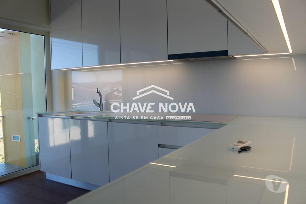 Apartamentos a venda Vila Nova de Gaia - Fotos para Moradia T4 em Pedroso em fase final de acabamentos. (GRJ 00113)