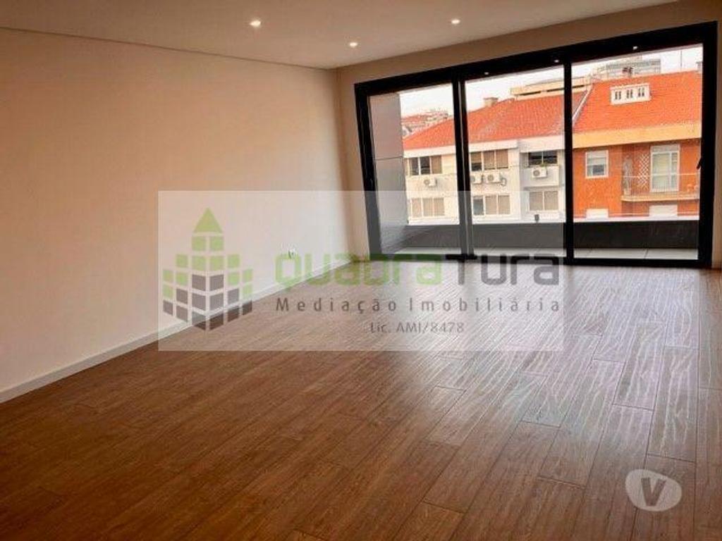 Apartamentos a venda Porto - Fotos para Porto-Apartamentos T2 Boavista Suite c Varanda (ED 10053)