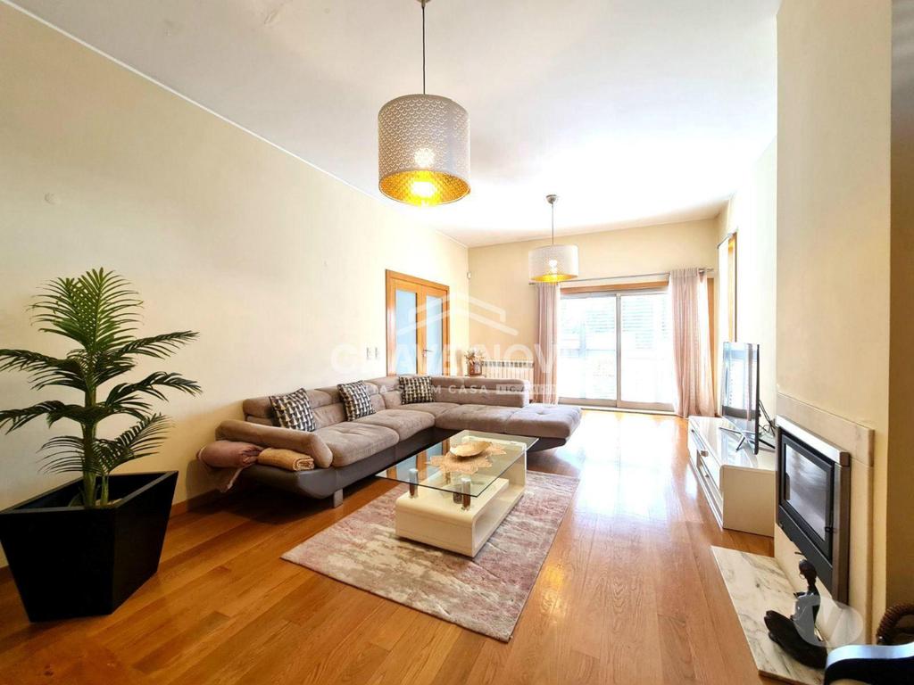 Apartamentos a venda Matosinhos - Fotos para Matosinhos-Moradia Geminada T4 em Leça do Balio (ERM 00001)