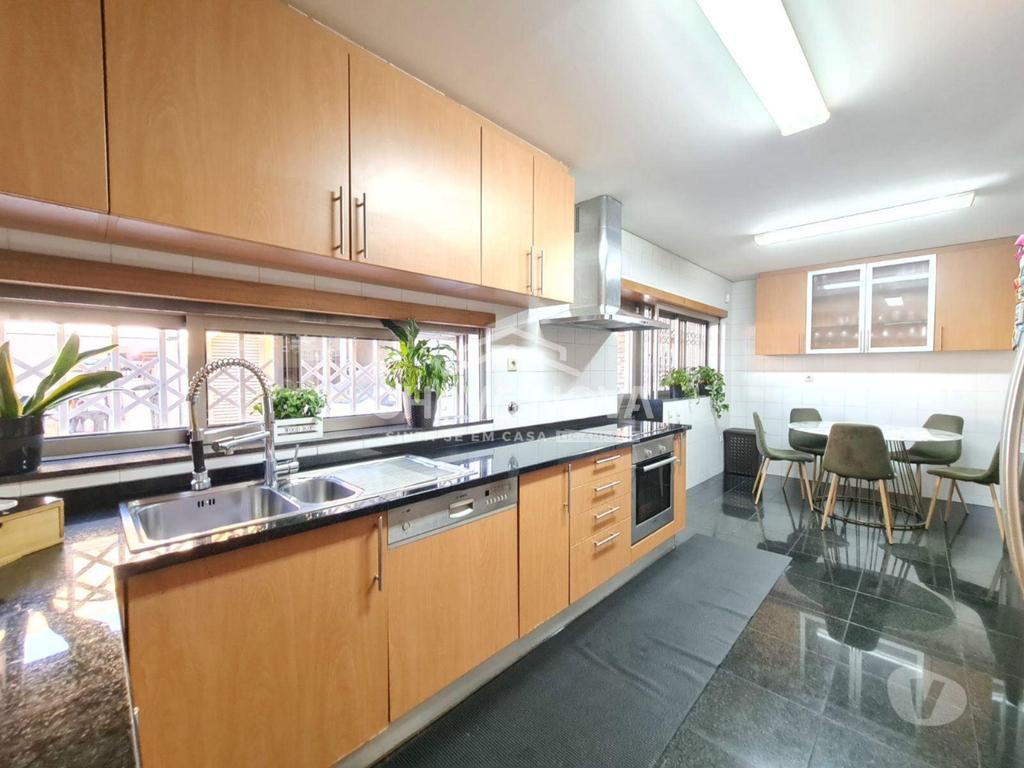 Apartamentos a venda Matosinhos - Fotos para Matosinhos-Moradia Geminada T4 em Leça do Balio (ERM 00001)