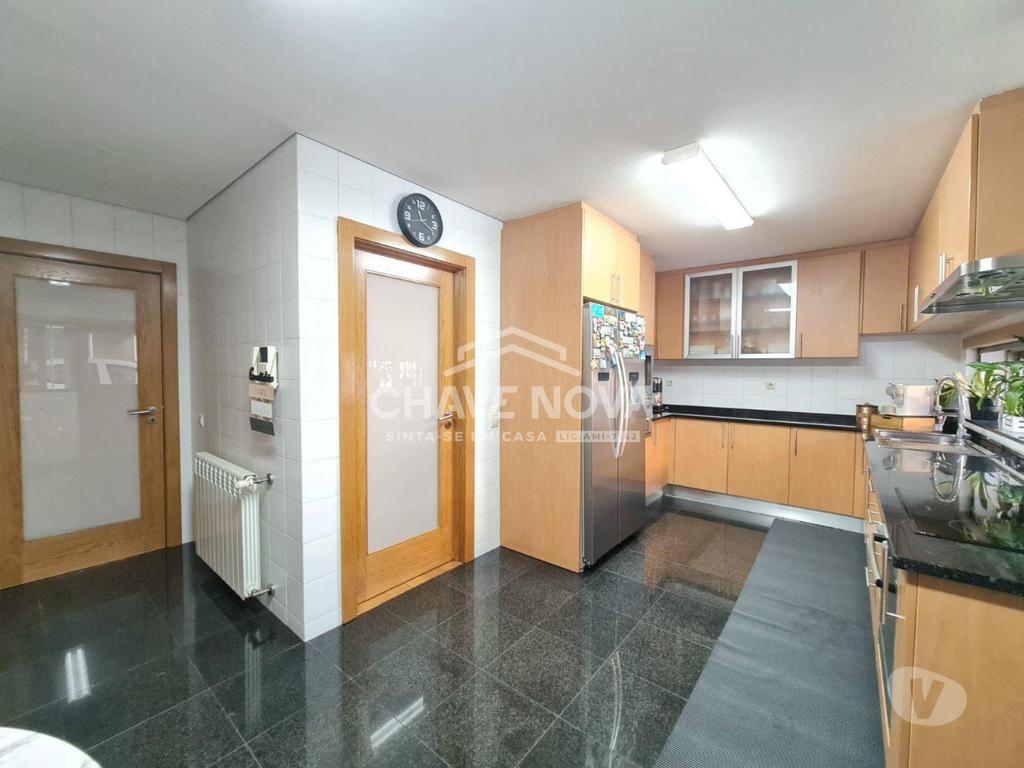 Apartamentos a venda Matosinhos - Fotos para Matosinhos-Moradia Geminada T4 em Leça do Balio (ERM 00001)