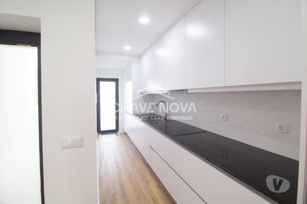 Apartamentos a venda Porto - Fotos para Porto-Moradia T3 - Zona Boavista (PRTBV 00290)