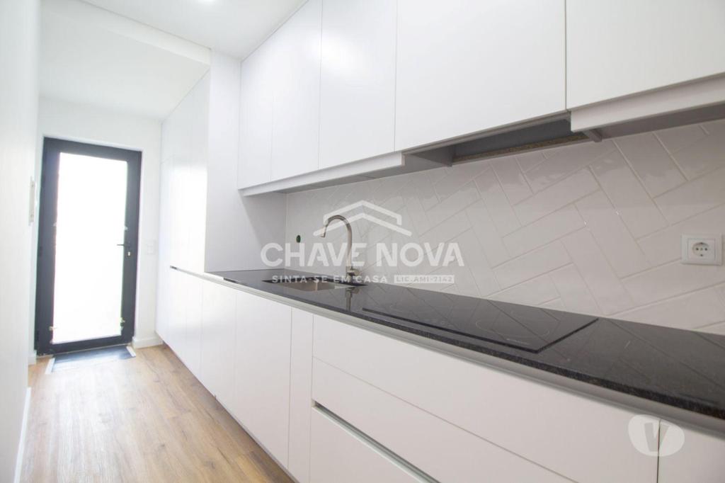 Apartamentos a venda Porto - Fotos para Porto-Moradia T3 - Zona Boavista (PRTBV 00290)