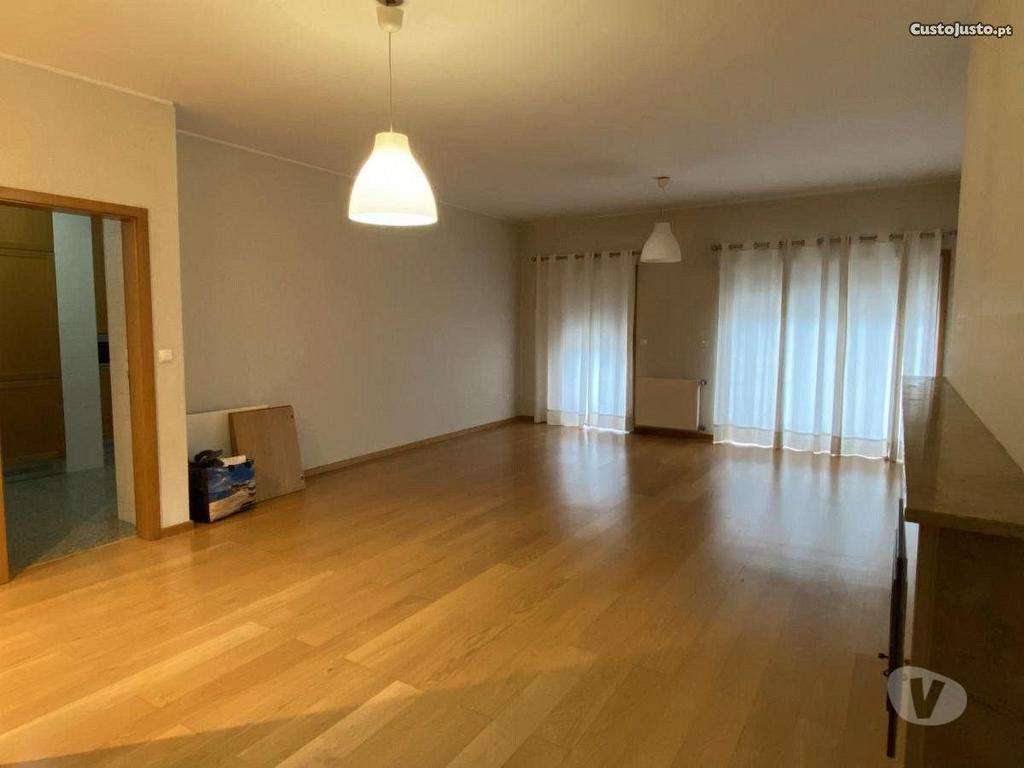 Imóveis para alugar Matosinhos - Fotos para Excelente T1 Equipado Terraço Lugar Duplo Garagem Leça da...