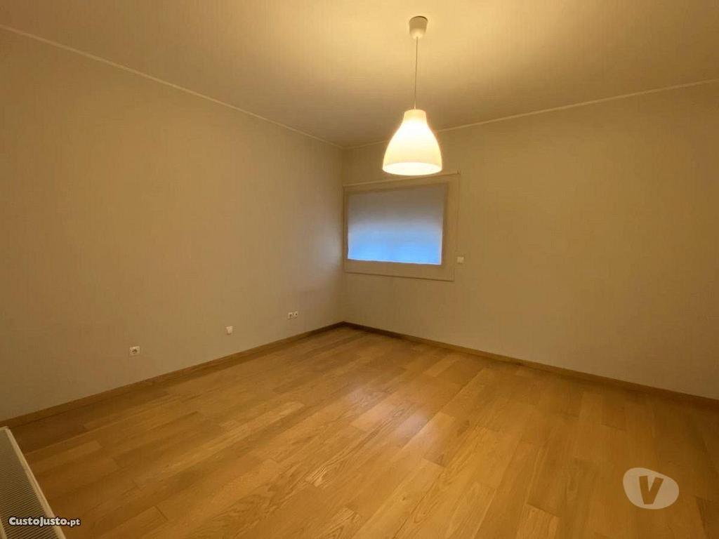 Imóveis para alugar Matosinhos - Fotos para Excelente T1 Equipado Terraço Lugar Duplo Garagem Leça da...