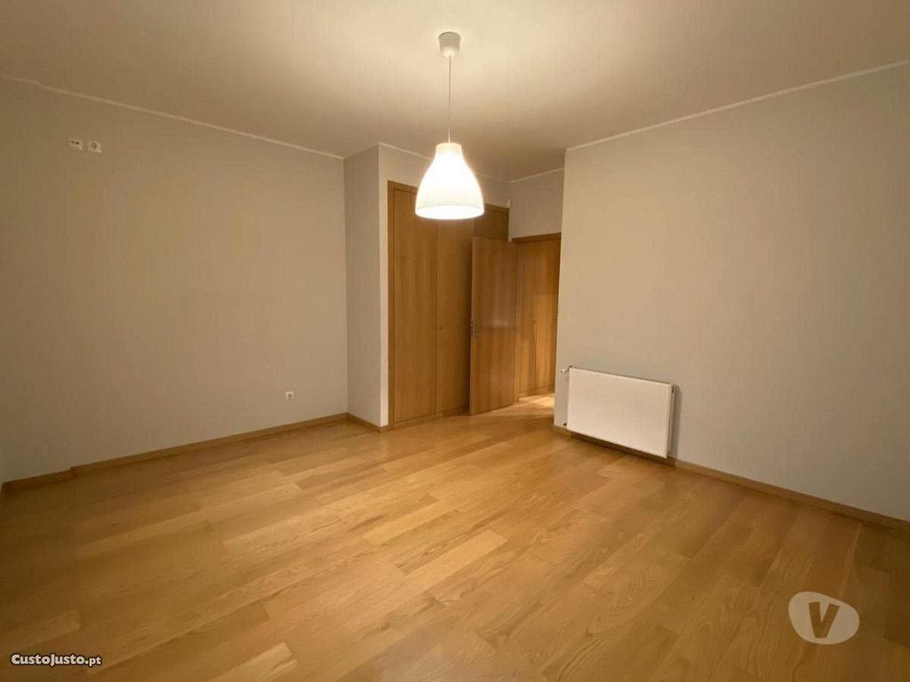 Imóveis para alugar Matosinhos - Fotos para Excelente T1 Equipado Terraço Lugar Duplo Garagem Leça da...