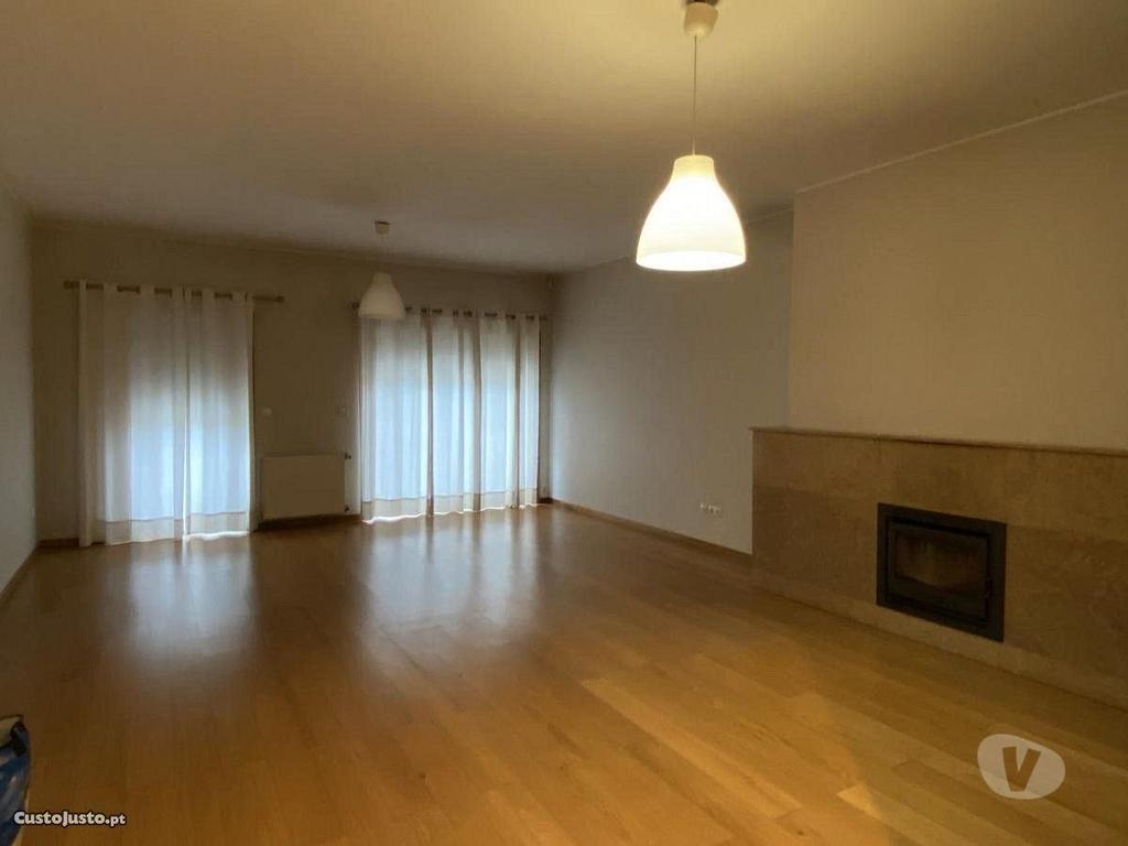 Imóveis para alugar Matosinhos - Fotos para Excelente T1 Equipado Terraço Lugar Duplo Garagem Leça da...