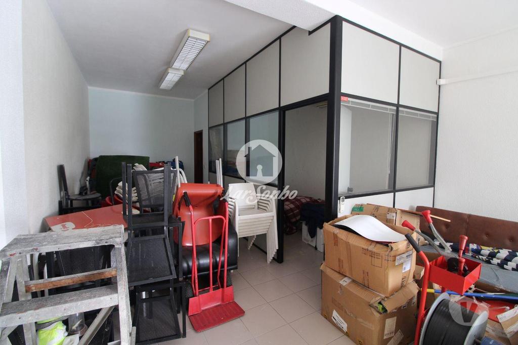 Comprar Loja Gondomar - Fotos para Loja com 60m2, situada em Fânzeres, destinada a qualquer tipo...
