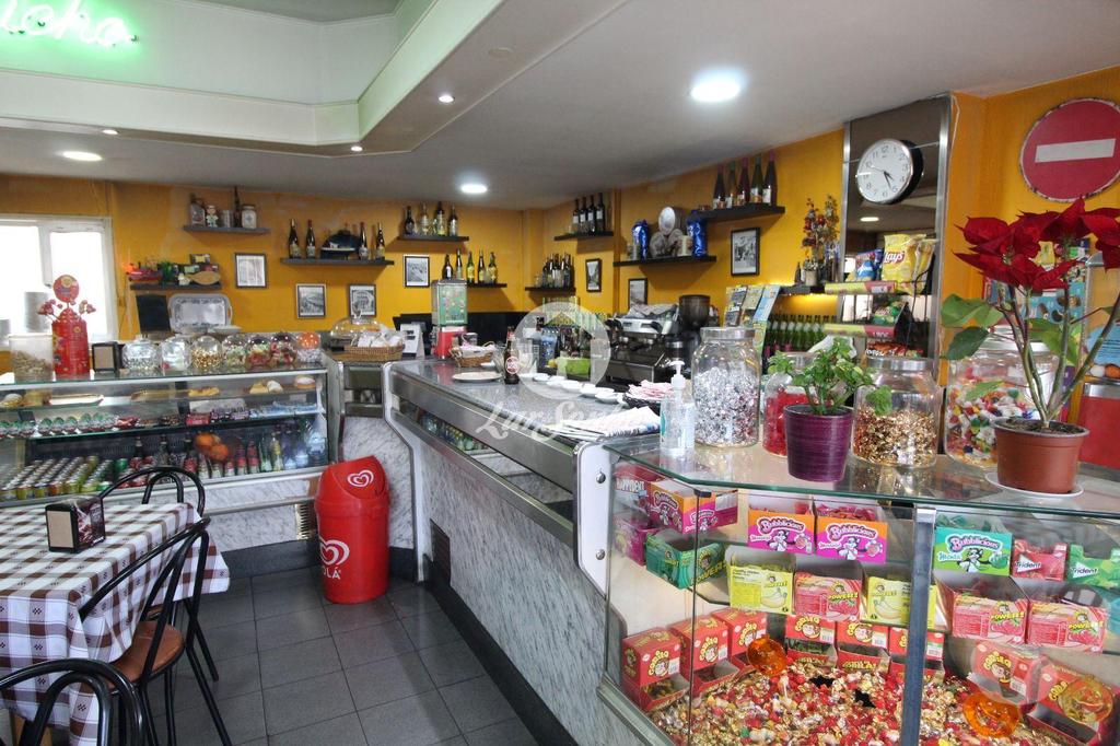 Comprar Loja Gondomar - Fotos para Café Snack-bar em Rio Tinto (centro) - Trespasse