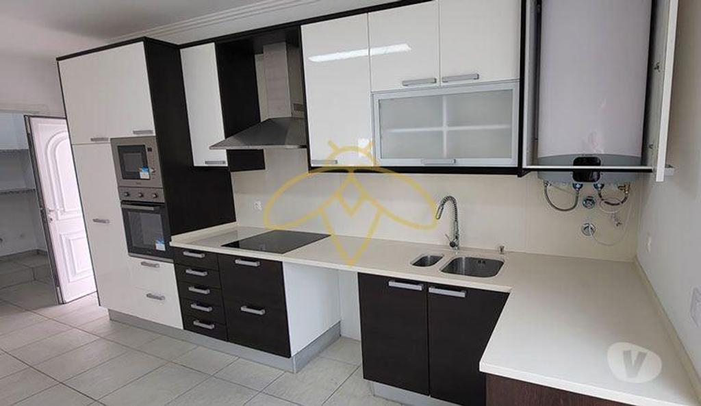 Apartamentos a venda Mafra - Fotos para Moradia V3+1 Geminada, 3 pisos totalmente renovada para venda na