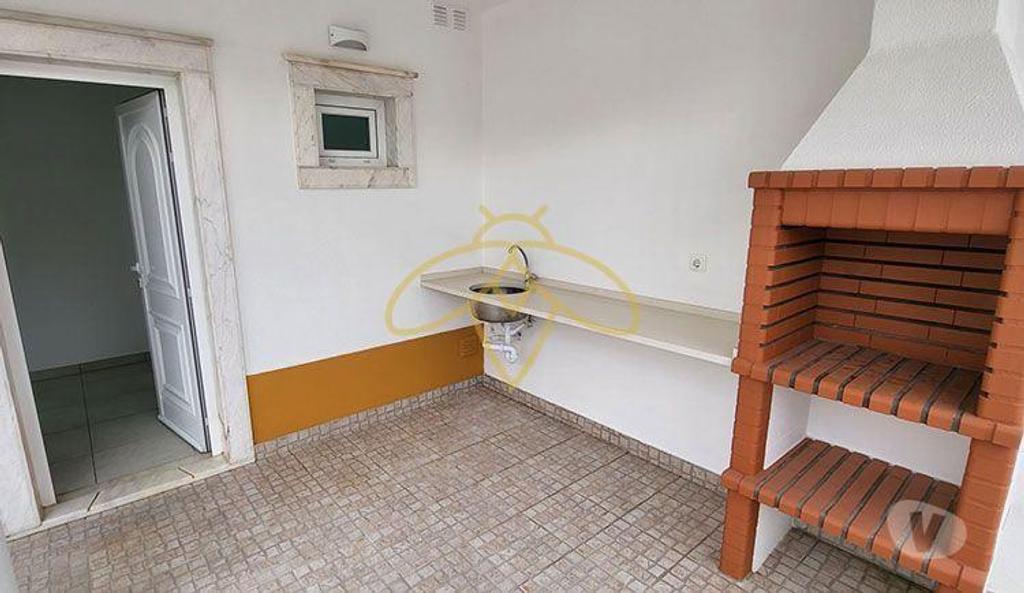 Apartamentos a venda Mafra - Fotos para Moradia V3+1 Geminada, 3 pisos totalmente renovada para venda na