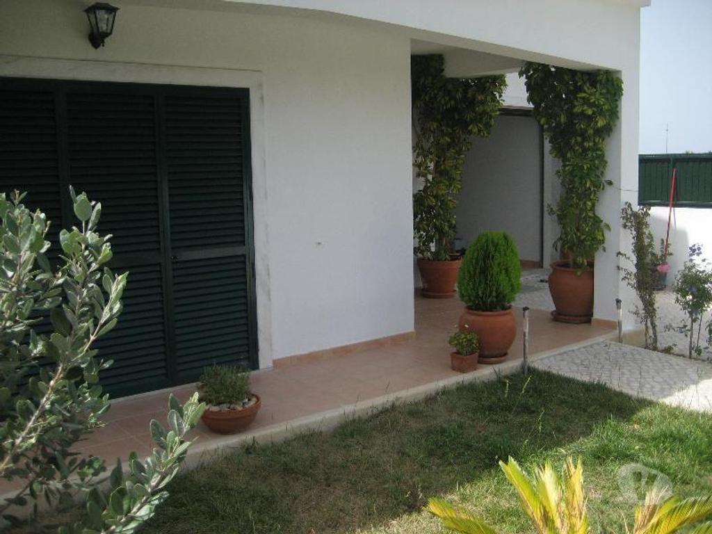 Apartamentos a venda Sesimbra - Fotos para Moradia de 5 ass. com piscina, a 5 minutos das praias do Meco,