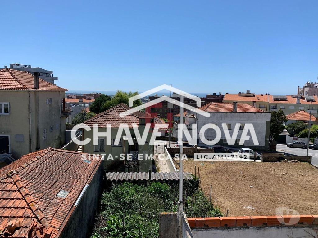 Apartamentos a venda Vila Nova de Gaia - Fotos para 2 Moradias para Reconstrução, vendidas em conjunto (RT 02521)