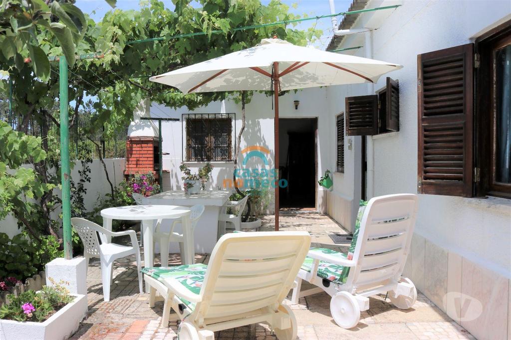 Apartamentos a venda Almada - Fotos para Aroeira - moradia isolada T3 - garagem - a 1 km da praia!