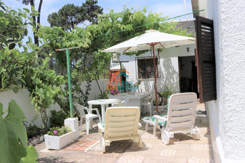 Apartamentos a venda Almada - Fotos para Aroeira - moradia isolada T3 - garagem - a 1 km da praia!