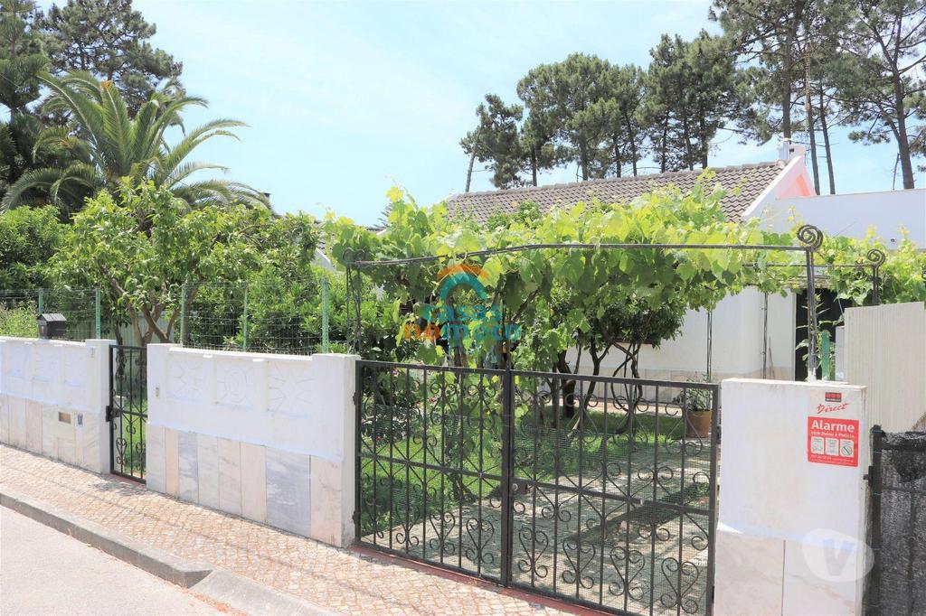 Apartamentos a venda Almada - Fotos para Aroeira - moradia isolada T3 - garagem - a 1 km da praia!