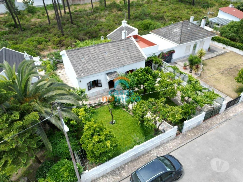 Apartamentos a venda Almada - Fotos para Aroeira - moradia isolada T3 - garagem - a 1 km da praia!