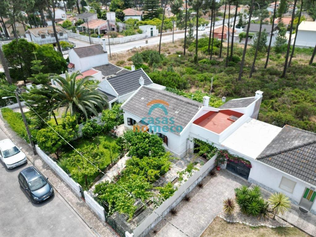 Apartamentos a venda Almada - Fotos para Aroeira - moradia isolada T3 - garagem - a 1 km da praia!