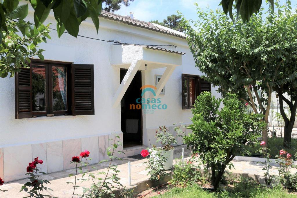 Apartamentos a venda Almada - Fotos para Aroeira - moradia isolada T3 - garagem - a 1 km da praia!