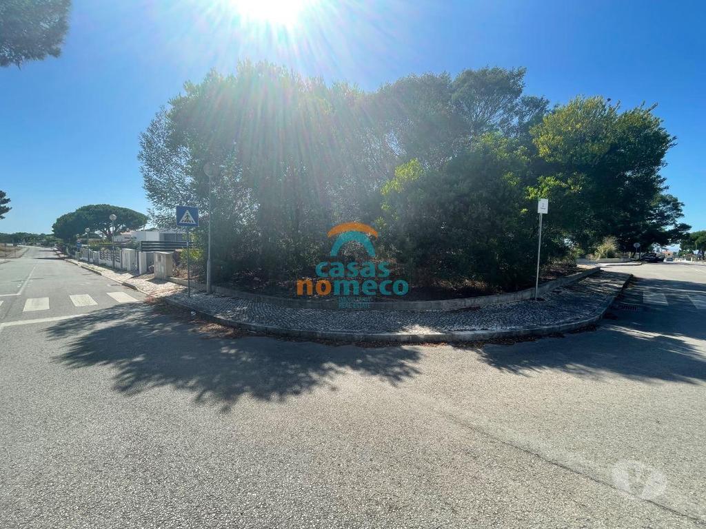 Terrenos Sesimbra - Fotos para Lagoa de Albufeira - Lote para moradia isolada, de gaveto, com 3
