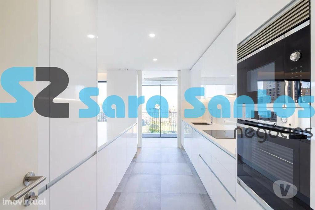 Apartamentos a venda Vila Nova de Gaia - Fotos para T3 Novo Luxo Vista Rio com 3 Suites e Garagem Box 2 carros-Vila