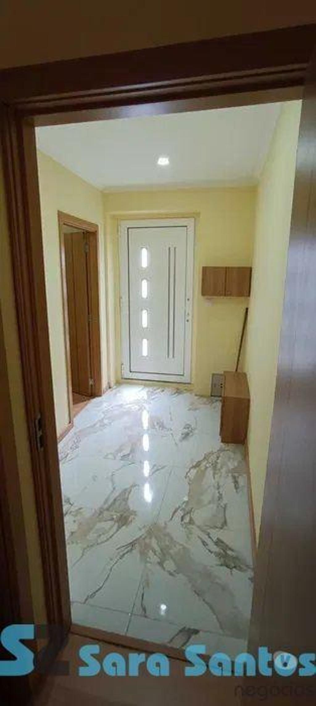 Apartamentos a venda Porto - Fotos para Moradia Térrea T2 Renovada com quintal e anexos- Porto (SS0654)