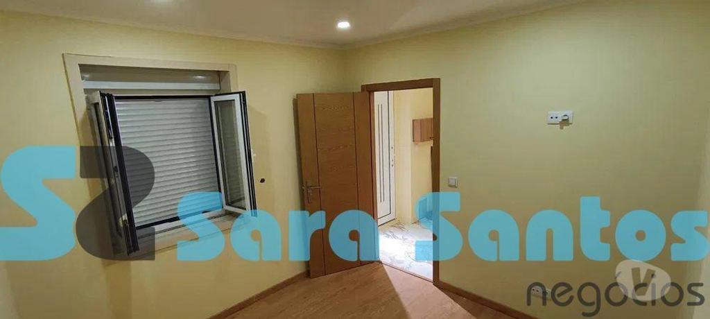 Apartamentos a venda Porto - Fotos para Moradia Térrea T2 Renovada com quintal e anexos- Porto (SS0654)