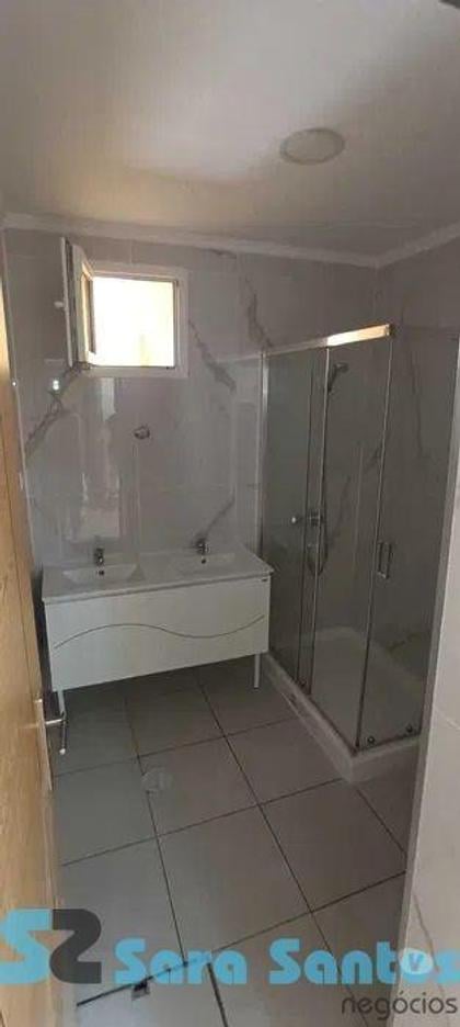 Casas a venda - Fotos para Moradia Térrea T2 Renovada com quintal e anexos- Porto (SS0654)