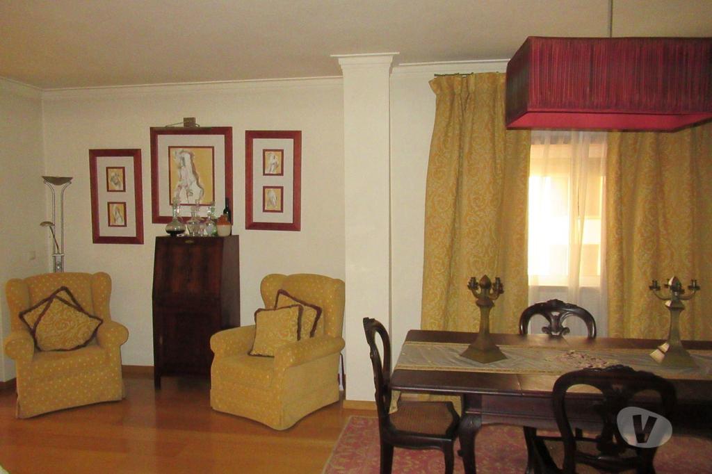 Apartamentos a venda Entroncamento - Fotos para Entroncamento-DUPLEX T4. ELEVADOR. GARAGEM. (2693)