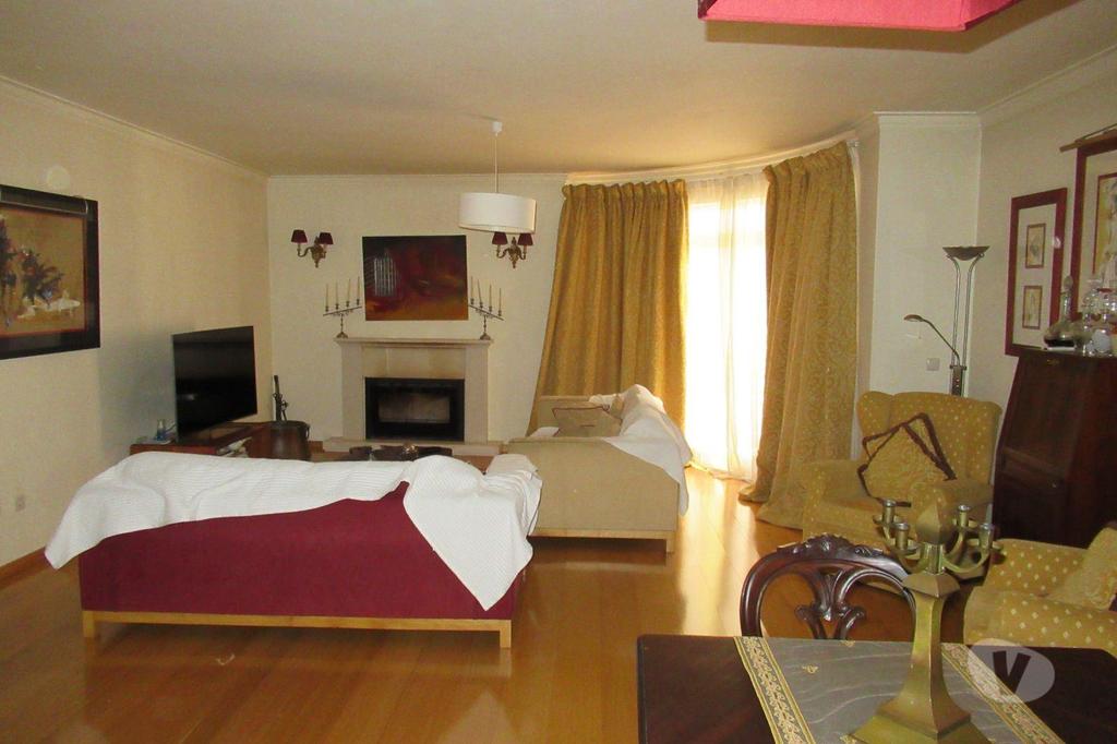 Apartamentos a venda Entroncamento - Fotos para Entroncamento-DUPLEX T4. ELEVADOR. GARAGEM. (2693)