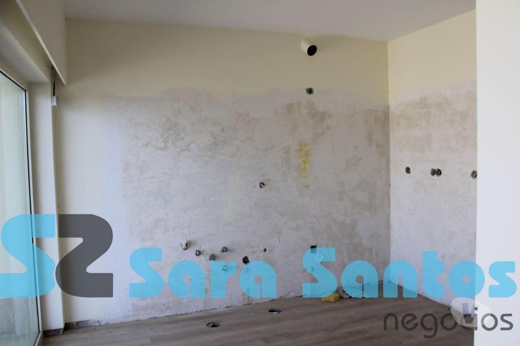 Apartamentos a venda Vila Nova de Gaia - Fotos para Moradia T4 Nova 3 Frentes C 2 Suites aos Carvalhos-Vila Nova