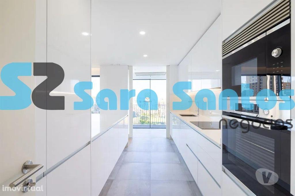 Apartamentos a venda Vila Nova de Gaia - Fotos para T3 Novo Luxo Vista Rio com 3 Suites e Garagem Box 2 carros-Vila