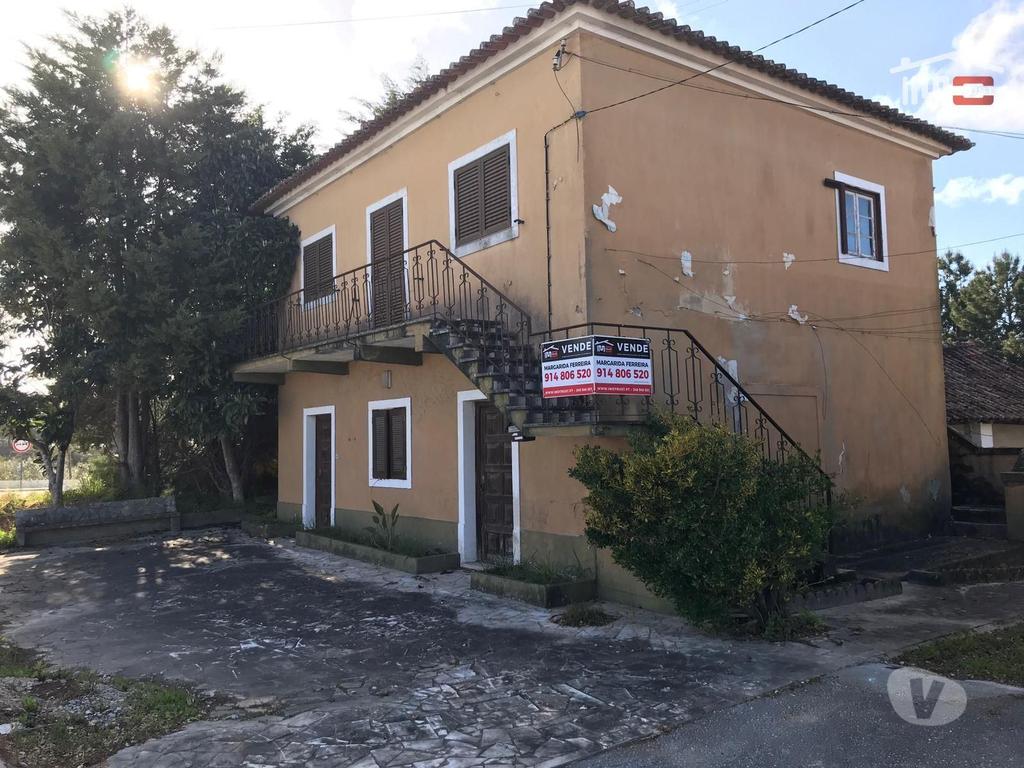 Apartamentos a venda Ourém - Fotos para Moradia T4 com condições mínimas habitáveis com lareira e anexo