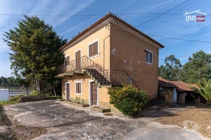 Imóveis para venda - Fotos para Moradia T4 com condições mínimas habitáveis com lareira e anexo