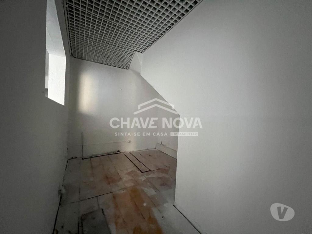 Comprar Loja Vila Nova de Gaia - Fotos para Loja em Mafamude, Vila Nova de Gaia, a 450m da Avenida da...