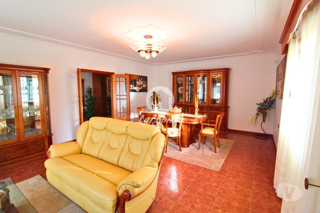 Apartamentos a venda Barcelos - Fotos para Moradia individual T4 com garagem fechada e jardim em Barcelos