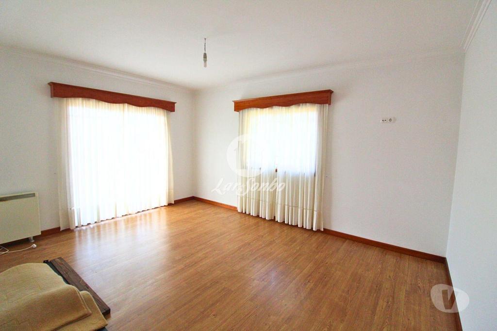 Apartamentos a venda Barcelos - Fotos para Moradia individual T4 com garagem fechada e jardim em Barcelos