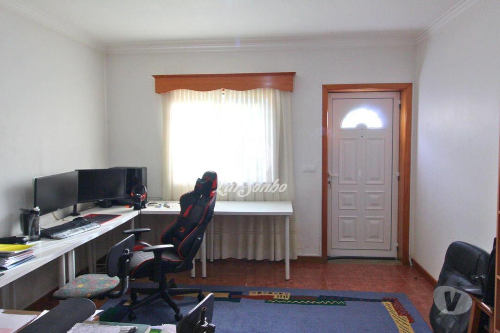 Apartamentos a venda Barcelos - Fotos para Moradia individual T4 com garagem fechada e jardim em Barcelos