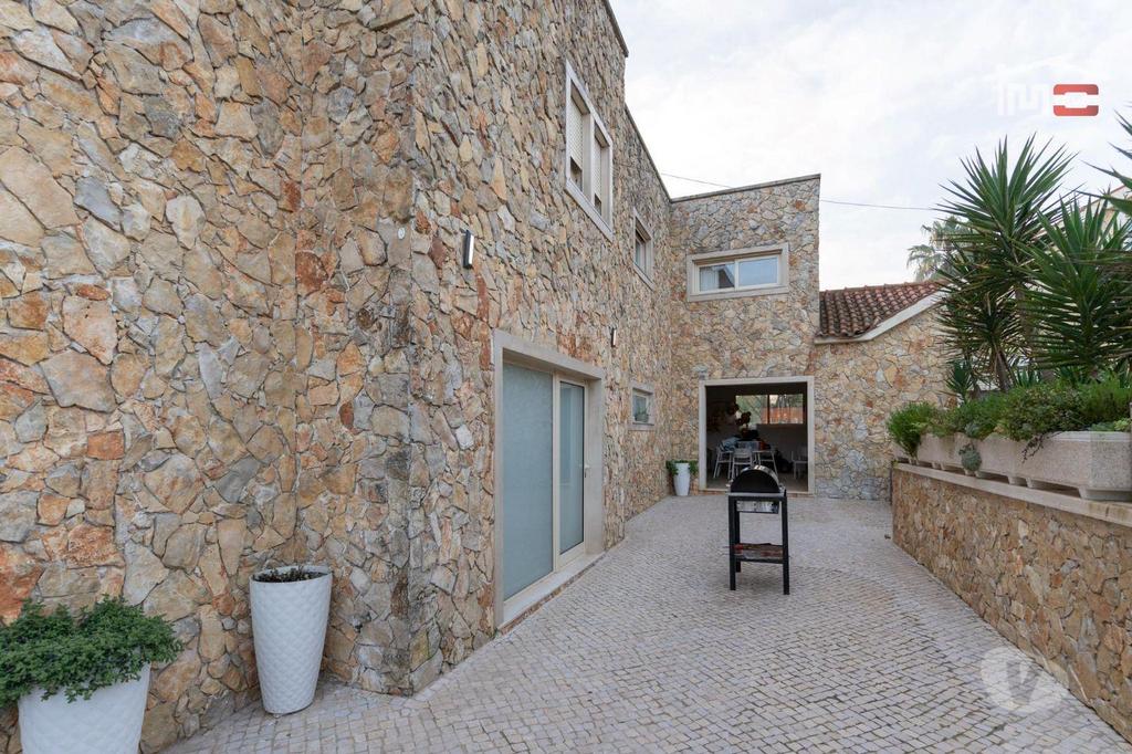 Apartamentos a venda Ourém - Fotos para Excelente Moradia com piscina e áreas acima da media e