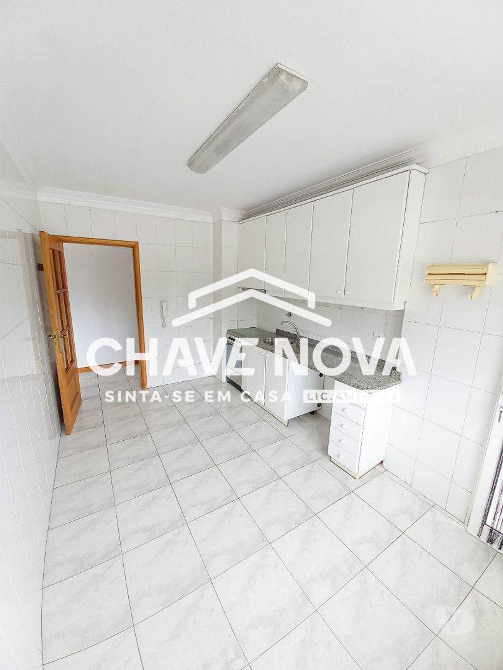 Apartamentos a venda Trofa - Fotos para Trofa-T2+1 Trofa próximo a paragem de comboio (MAI 02108)